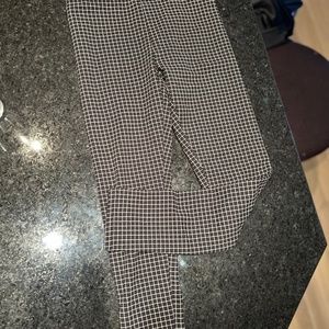 Black checked lines legging